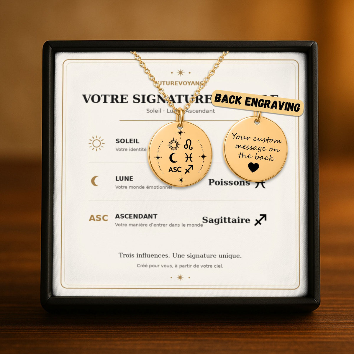 Collier Signature Astrale avec gravure personnalisée au dos : aperçu du texte gravé et de la carte